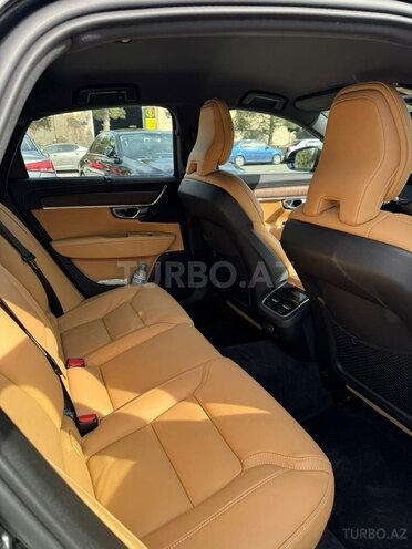 Volvo S90-4