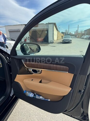 Volvo S90-5