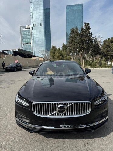 Volvo S90-1