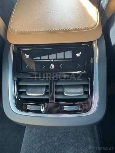 Volvo S90-10