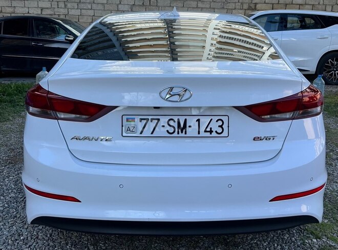 Hyundai Avante 2015, 222,000 km - 1.6 l - Bakı