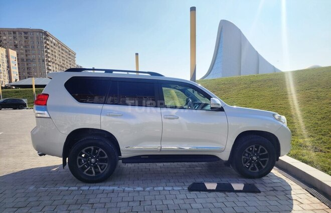 Toyota Land Cruiser Prado 2012, 278,000 km - 3.0 l - Bakı