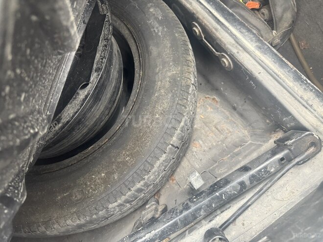 Mercedes E 200 1996, 330,000 km - 2.0 л - Qəbələ