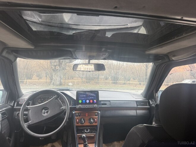 Mercedes E 200 1996, 330,000 km - 2.0 л - Qəbələ