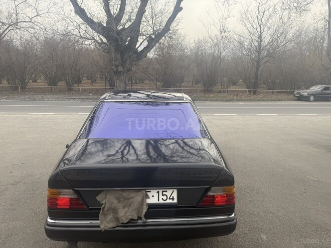 Mercedes E 200 1996, 330,000 km - 2.0 л - Qəbələ