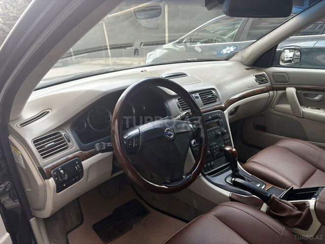 Volvo S80-8