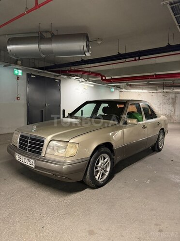 Mercedes E 200 1993, 212,000 km - 2.0 l - Bakı