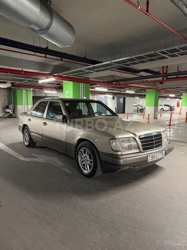 Mercedes E 200 1993, 212,000 km - 2.0 l - Bakı