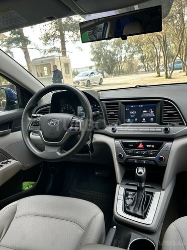 Hyundai Elantra 2018, 100,000 km - 2.0 л - Bakı