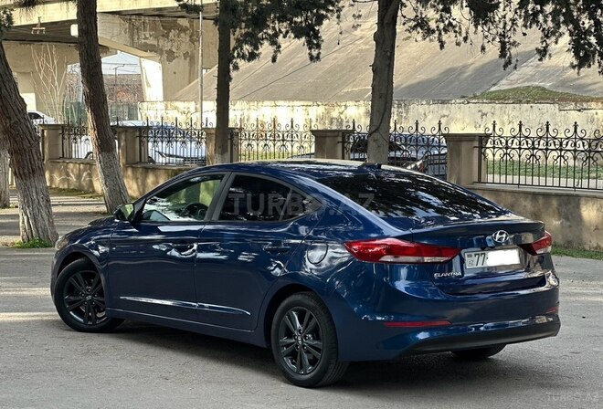 Hyundai Elantra 2018, 100,000 km - 2.0 л - Bakı