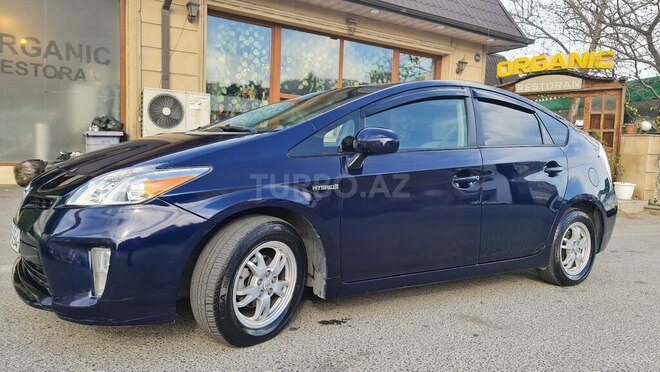 Toyota Prius-4