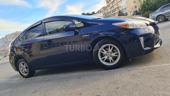 Toyota Prius-5