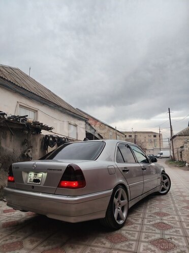 Mercedes C 230 2000, 210,477 km - 2.3 л - Bakı