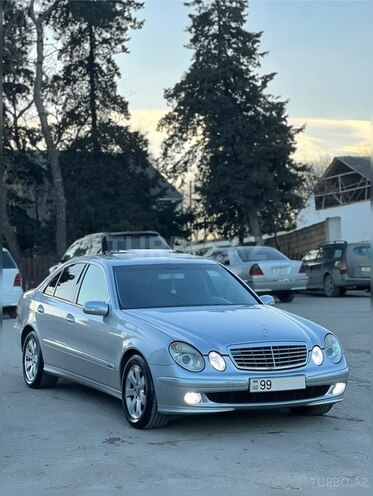 Mercedes E 240 2002, 329,478 km - 2.6 l - Quba
