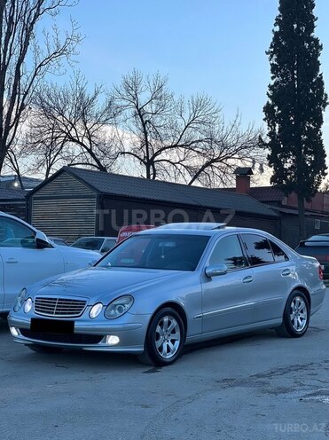 Mercedes E 240 2002, 329,478 km - 2.6 l - Quba