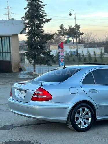 Mercedes E 240 2002, 329,478 km - 2.6 l - Quba