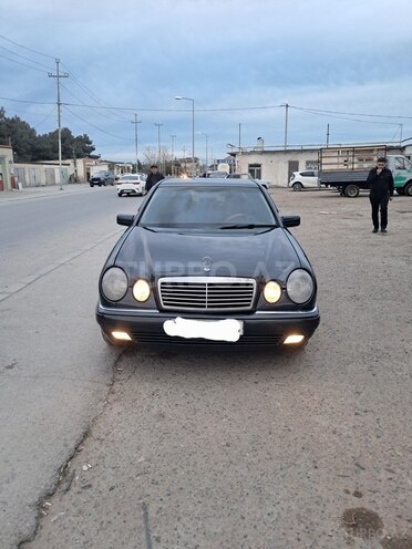 Mercedes E 240 1999, 858,207 km - 2.4 l - Bakı