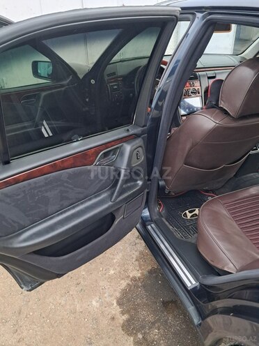Mercedes E 240 1999, 858,207 km - 2.4 l - Bakı