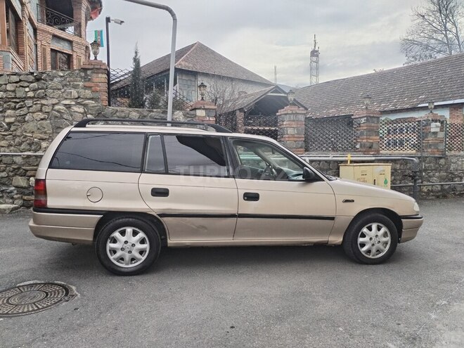 Opel Astra 1997, 526,398 km - 1.8 l - Şəki