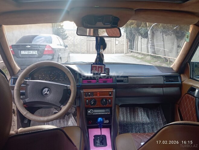 Mercedes 200 E 1990, 385,550 km - 2.0 l - Bakı