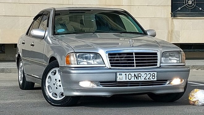 Mercedes C 200-1