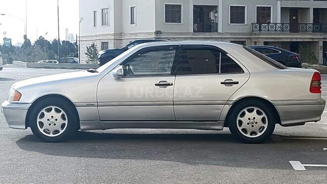 Mercedes C 200-8