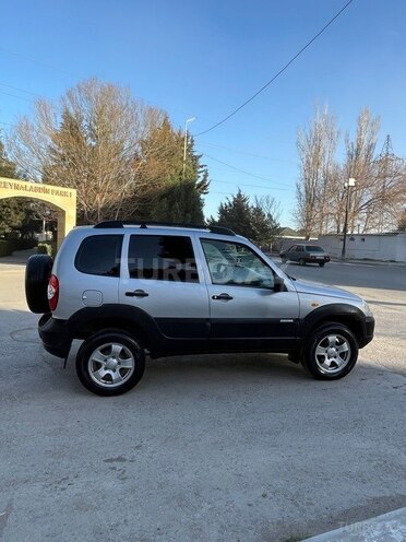 Chevrolet Niva 2011, 200,000 km - 1.7 л - Sumqayıt