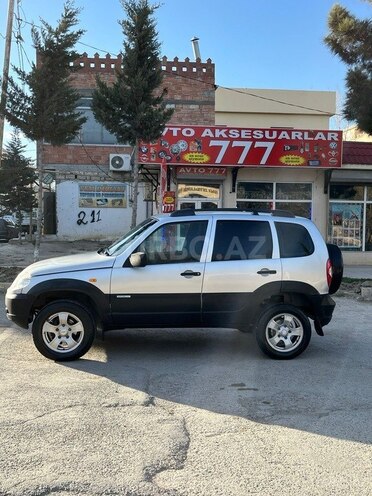 Chevrolet Niva 2011, 200,000 km - 1.7 л - Sumqayıt