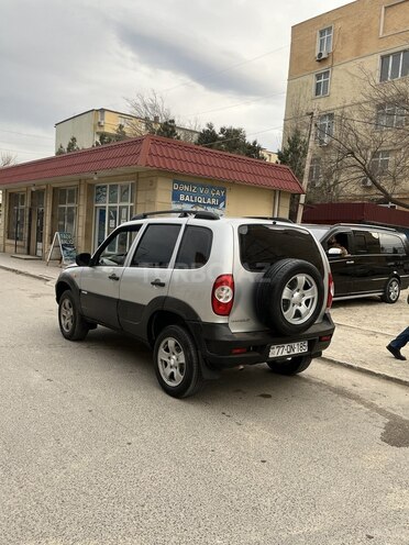 Chevrolet Niva 2011, 200,000 km - 1.7 л - Sumqayıt