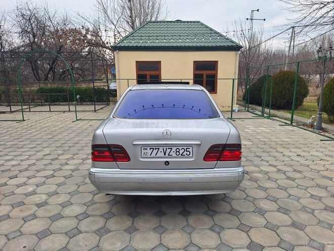Mercedes E 320 2001, 518,365 km - 3.2 l - Şəki