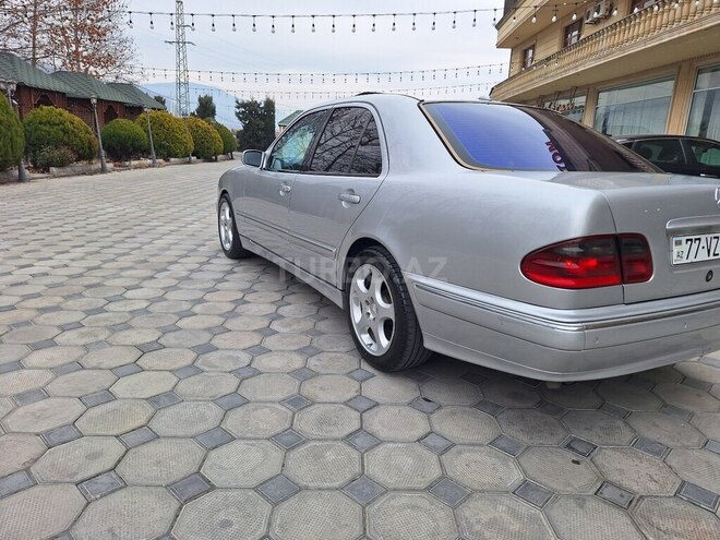 Mercedes E 320 2001, 518,365 km - 3.2 l - Şəki
