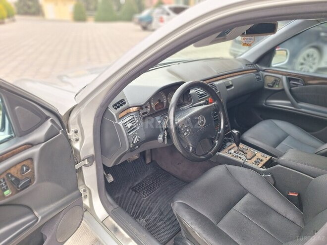 Mercedes E 320 2001, 518,365 km - 3.2 l - Şəki