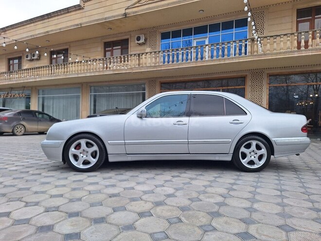 Mercedes E 320 2001, 518,365 km - 3.2 l - Şəki