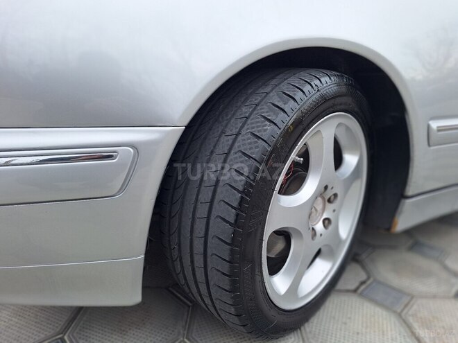 Mercedes E 320 2001, 518,365 km - 3.2 l - Şəki