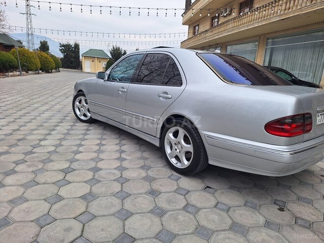 Mercedes E 320 2001, 518,365 km - 3.2 l - Şəki