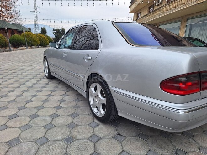 Mercedes E 320 2001, 518,365 km - 3.2 l - Şəki
