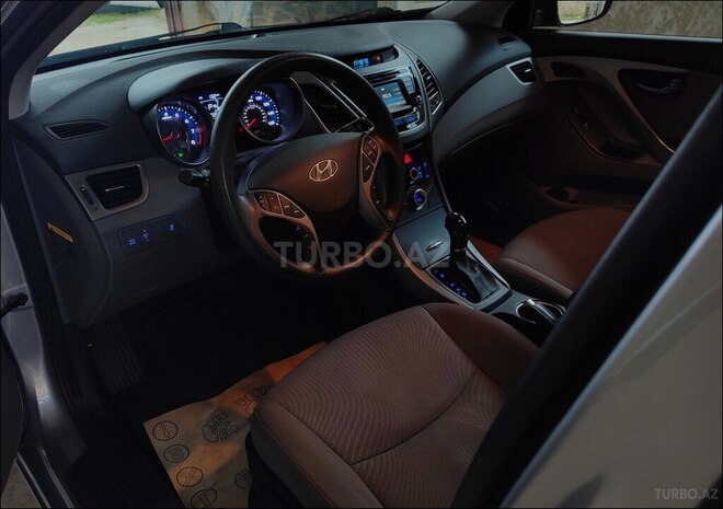 Hyundai Elantra 2015, 128,273 km - 1.8 l - Bakı
