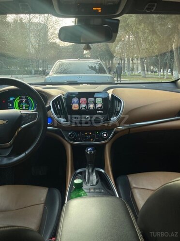 Chevrolet Volt-5