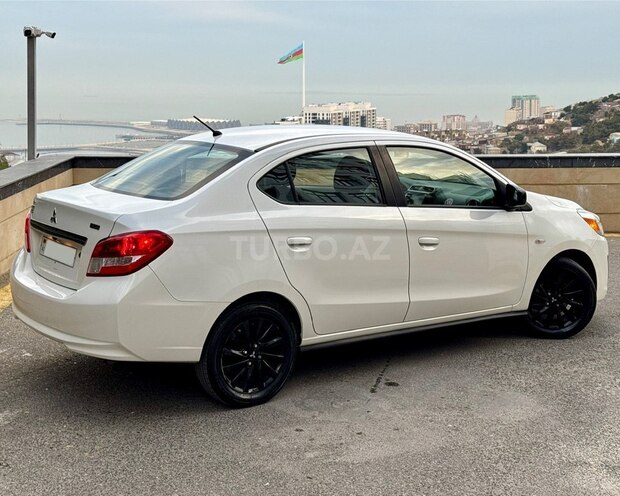 Mitsubishi Mirage 2020, 102,000 km - 1.2 л - Bakı