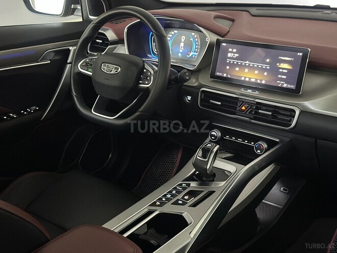 Geely Coolray-12