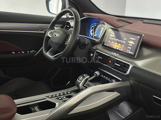 Geely Coolray-21