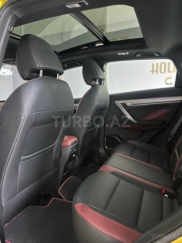 Geely Coolray-25