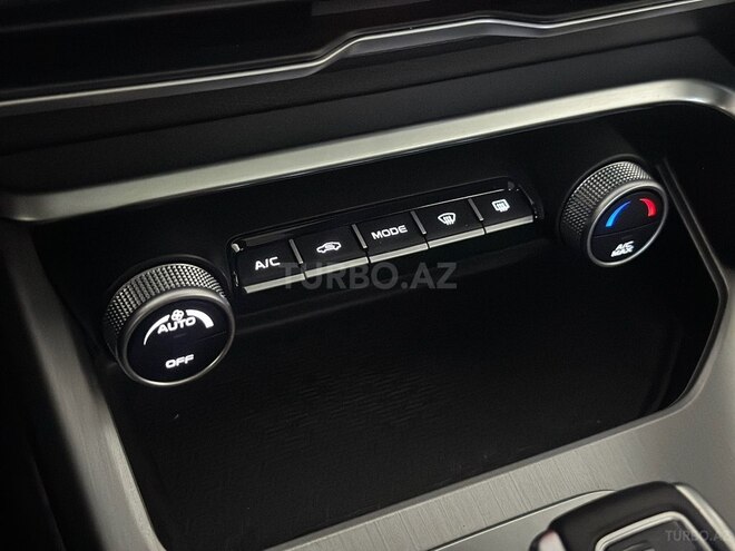 Geely Coolray-28