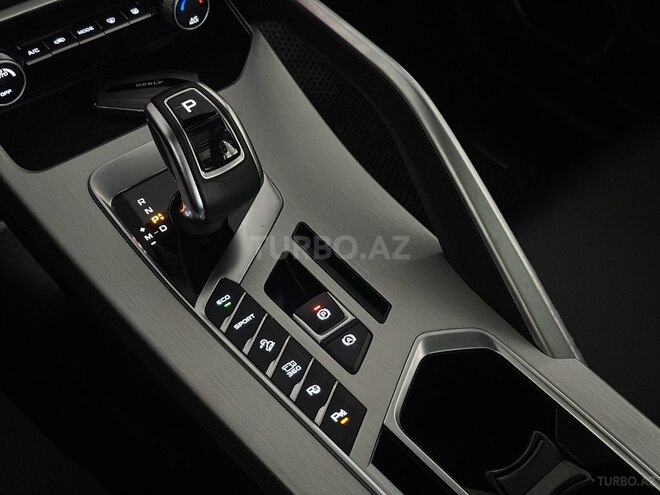 Geely Coolray-33