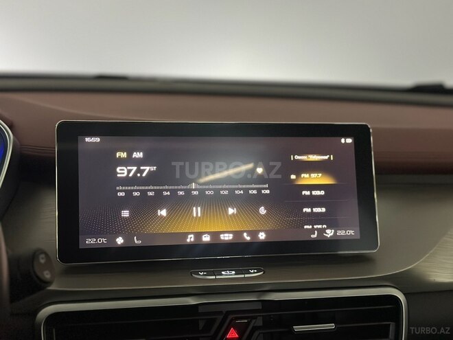 Geely Coolray-34