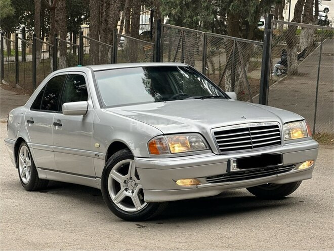 Mercedes C 200-8