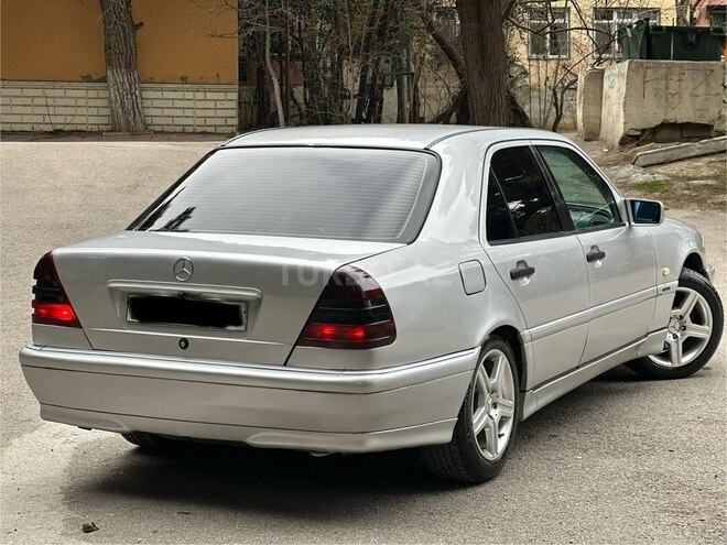 Mercedes C 200-19