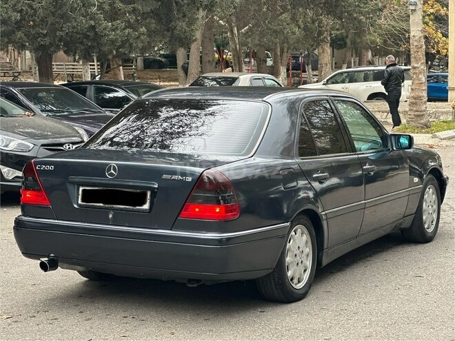 Mercedes C 200-11