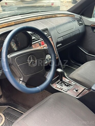 Mercedes C 200-8