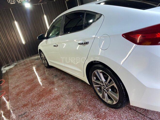 Hyundai Elantra 2016, 235,605 km - 2.0 л - Bakı